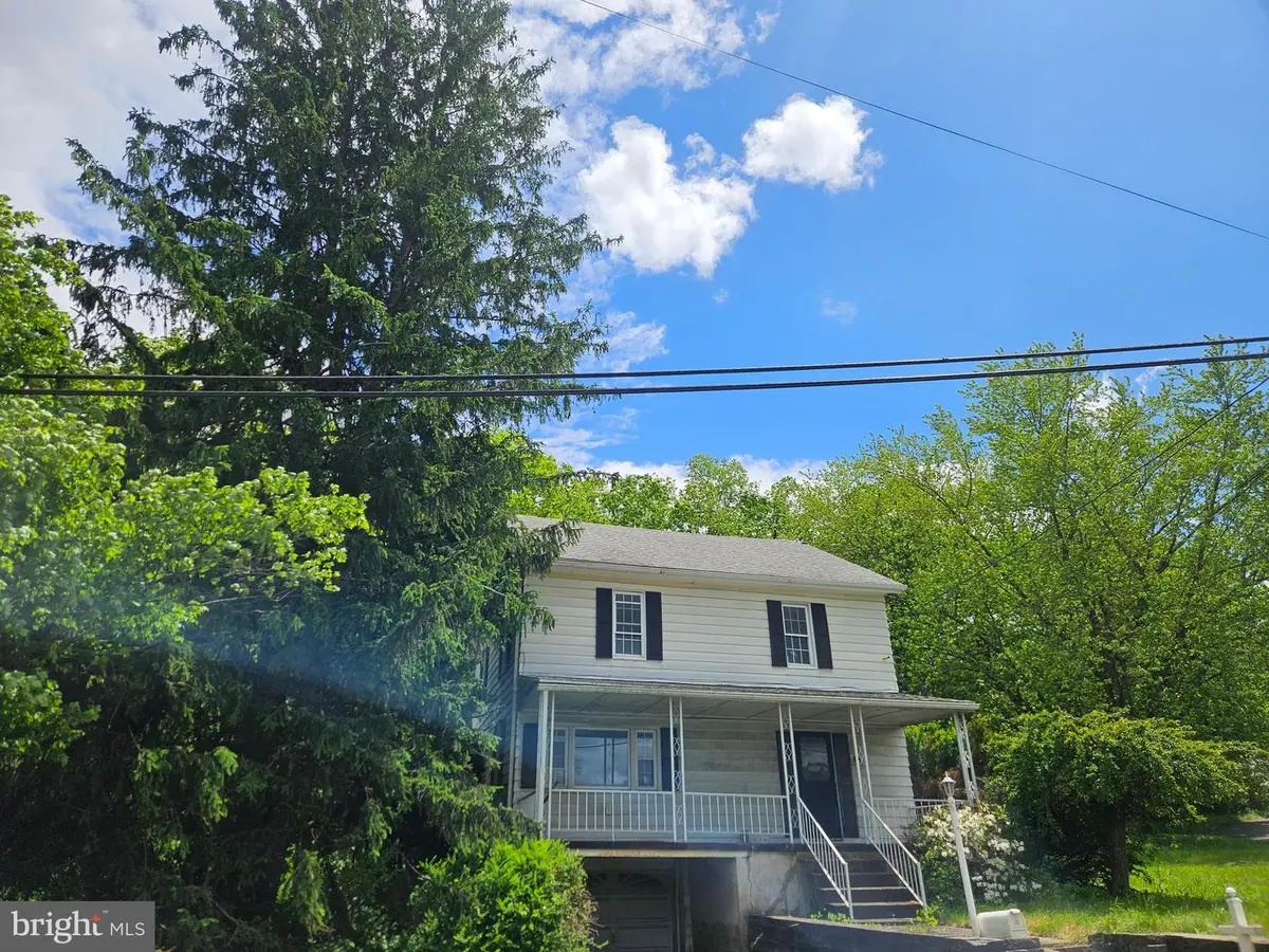 689 Barnesville Dr, Barnesville, PA 18214 - #1