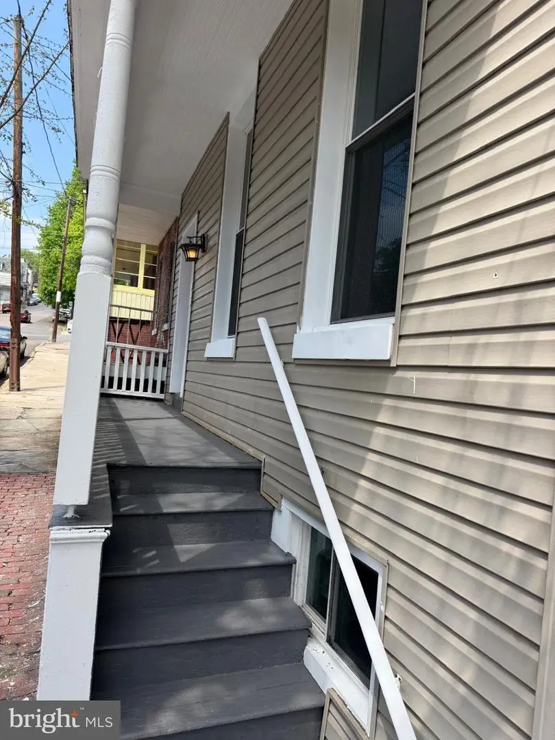 108 N George St, Pottsville, PA 17901 - #2