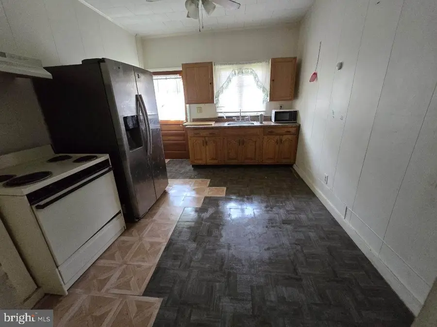 726 Mine St, Pottsville, PA 17901 - #2