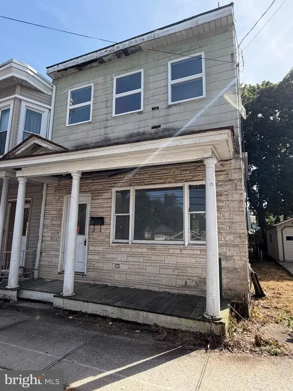 23 S Spring St, TREMONT, PA 17981