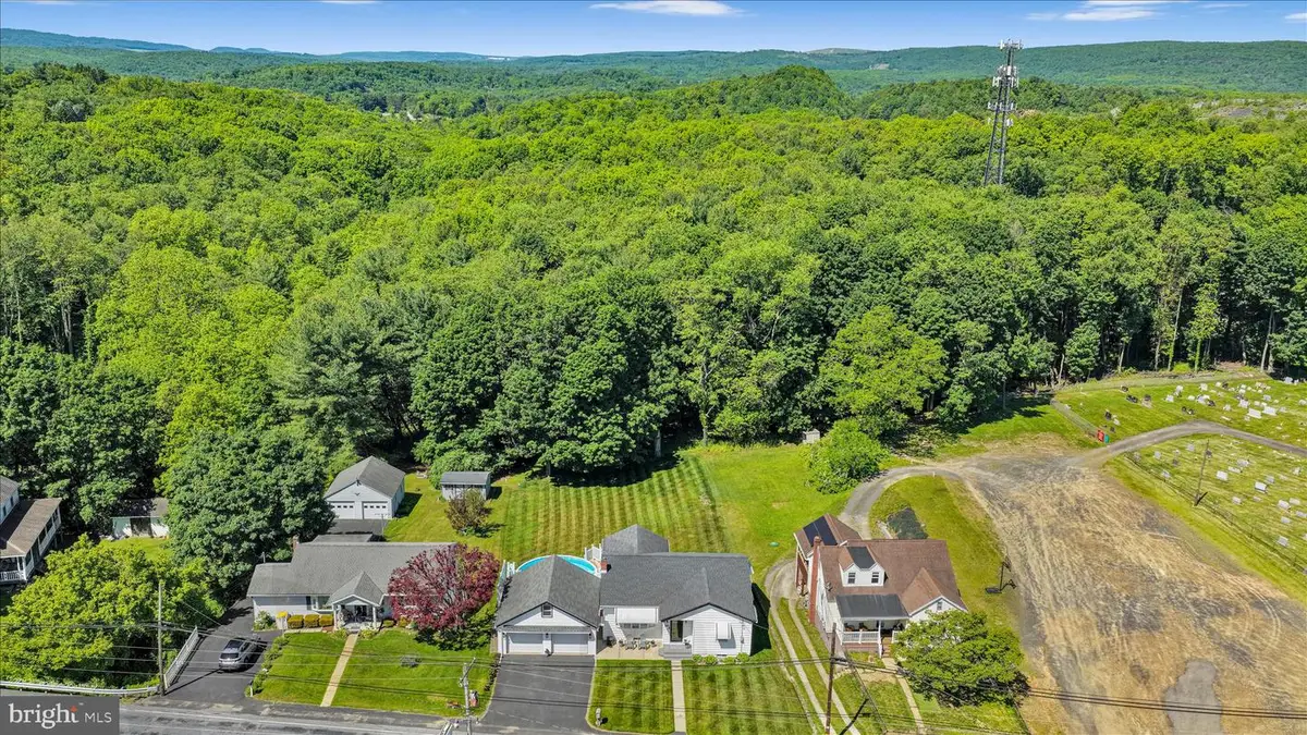 640 Minersville Llewellyn Hwy, Pottsville, PA 17901 - #1
