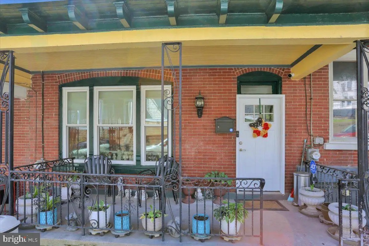225 Fairview St, Pottsville, PA 17901 - #1
