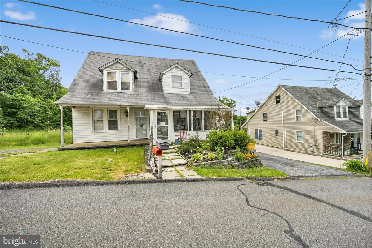24 Upper Beechwood Ave, Pottsville, PA 17901 - #1