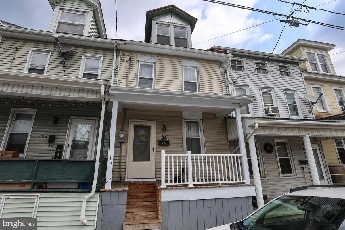 206 W Main St, Tremont, PA 17981 - #1