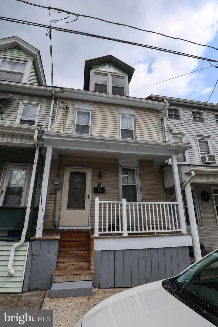 206 W Main St, Tremont, PA 17981 - #2