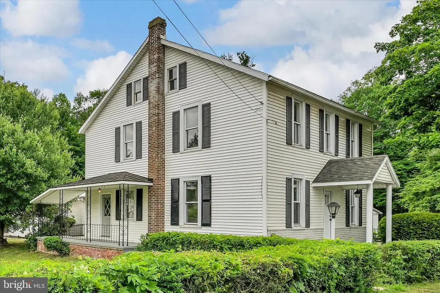 38 Hughes St, New Ringgold, PA 17960 - #2