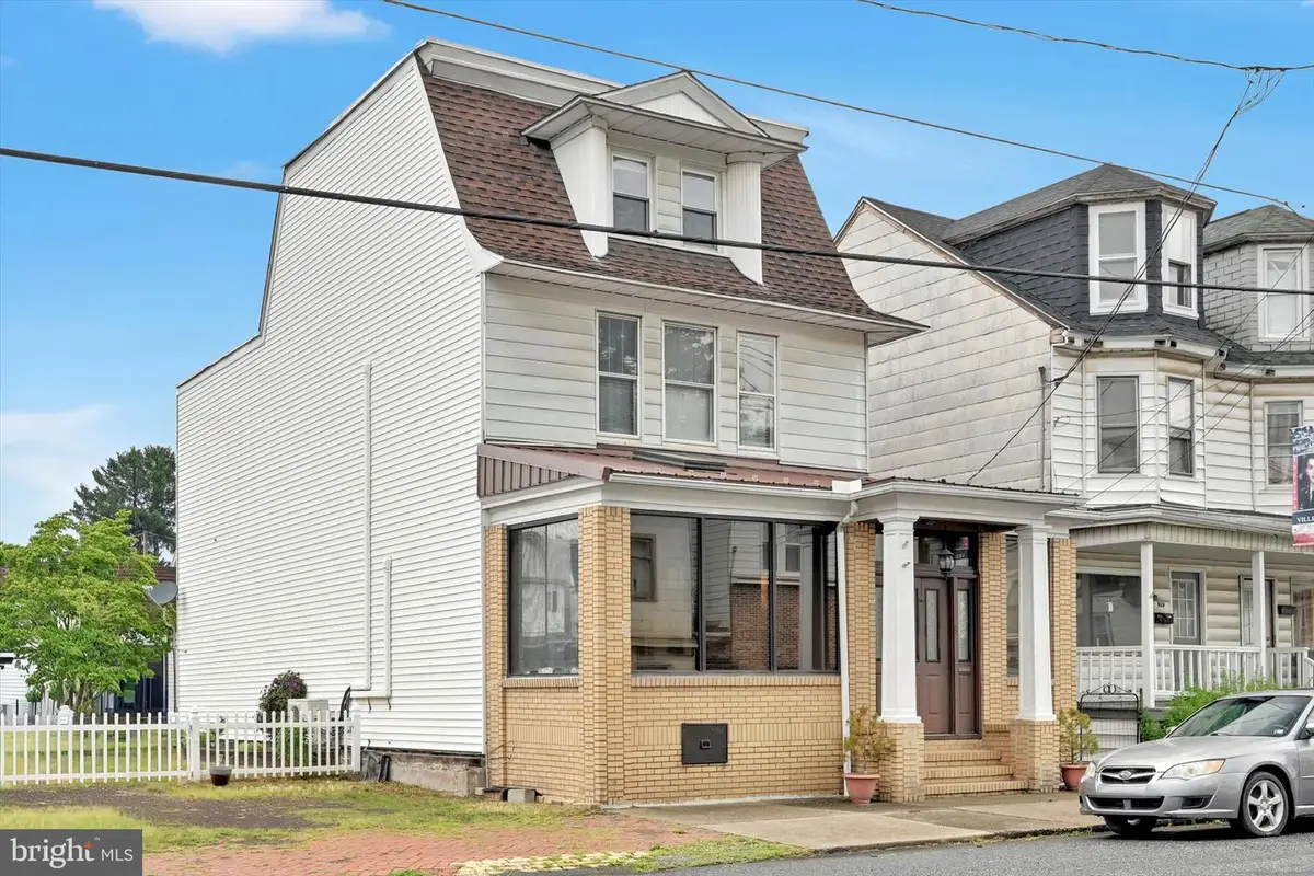 38 Valley St, New Philadelphia, PA 17959 - #1