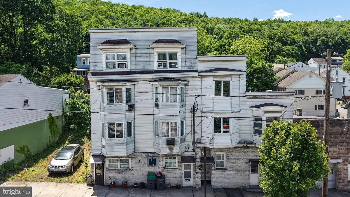 33 W Main St, Girardville, PA 17935 - #1