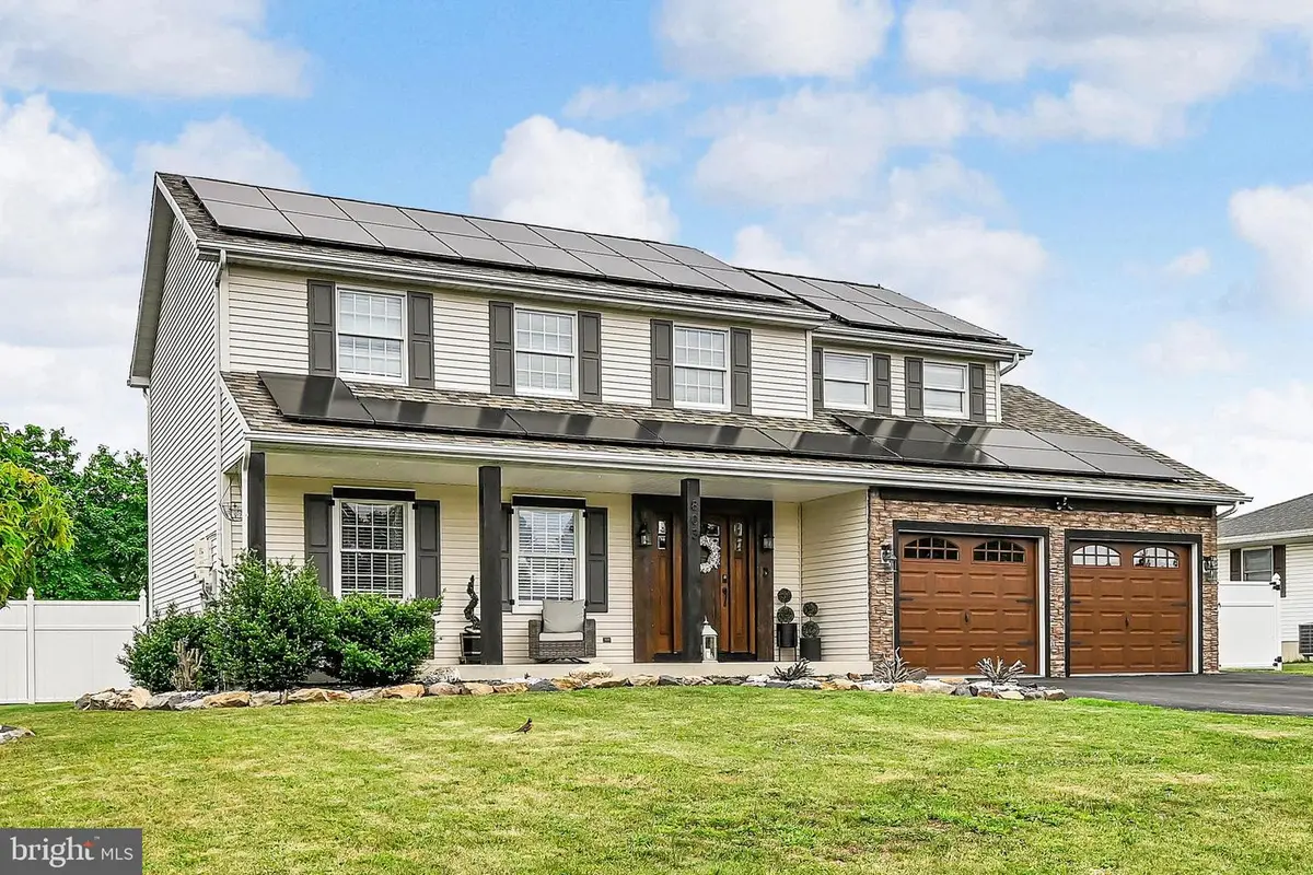 803 Pinewood Dr, Pottsville, PA 17901 - #1