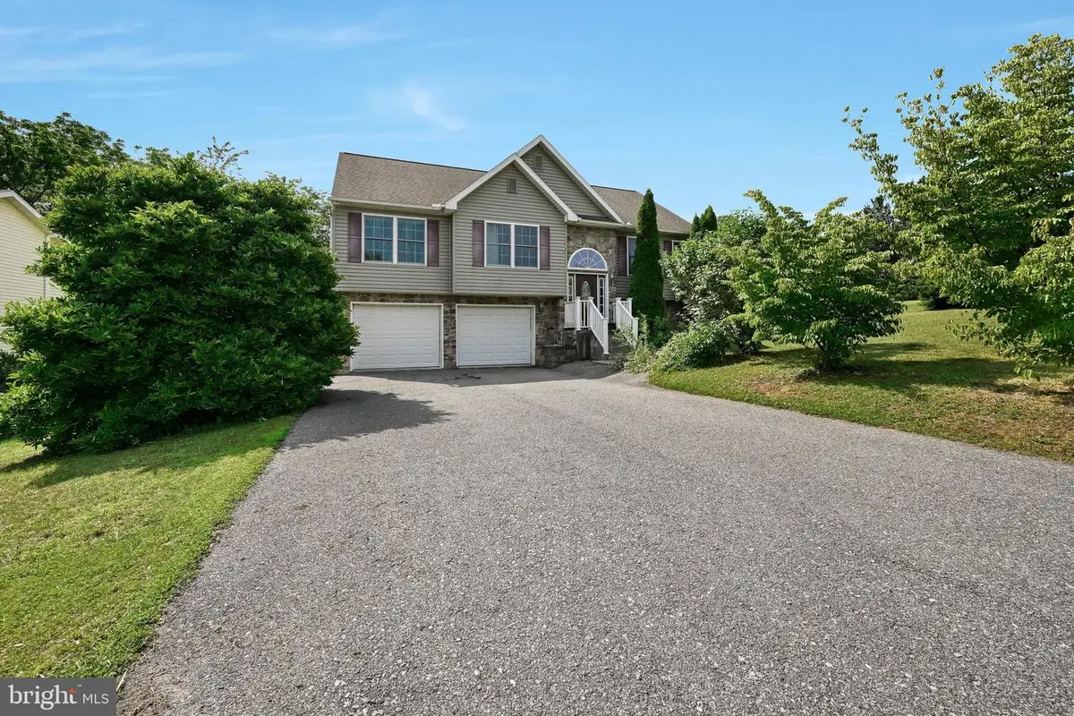 1223 Running Deer Dr, Auburn, PA 17922 - #1