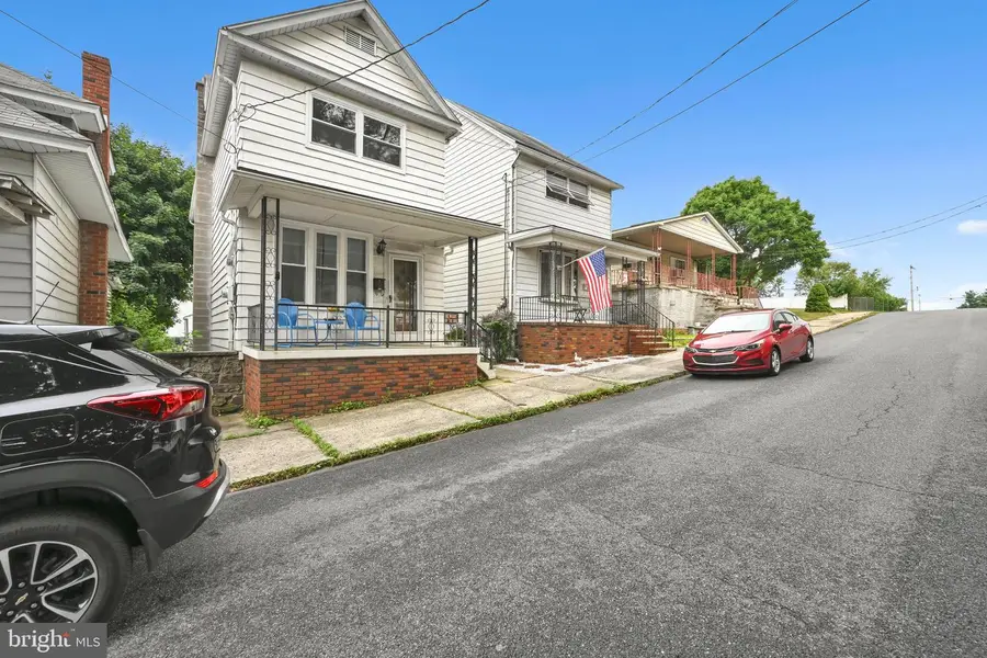 230 S Middle St, Frackville, PA 17931 - #3