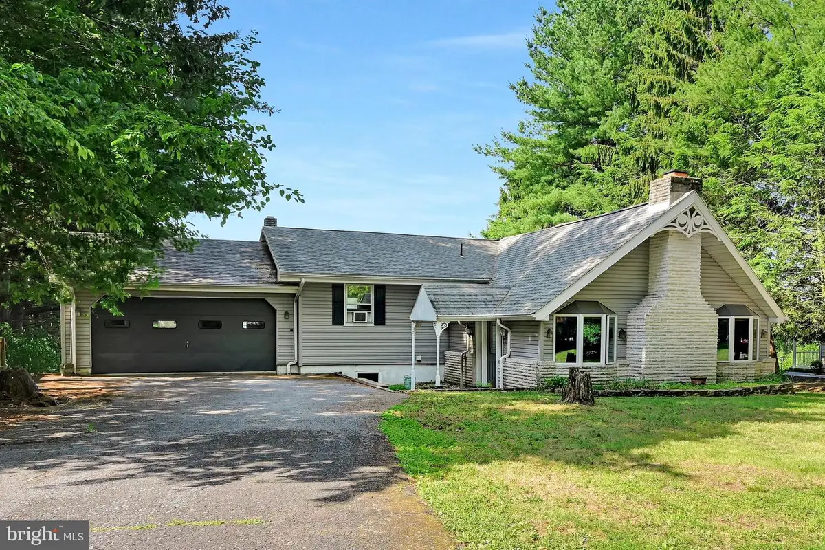 1839 Crazy Horse Dr, Auburn, PA 17922 - #1