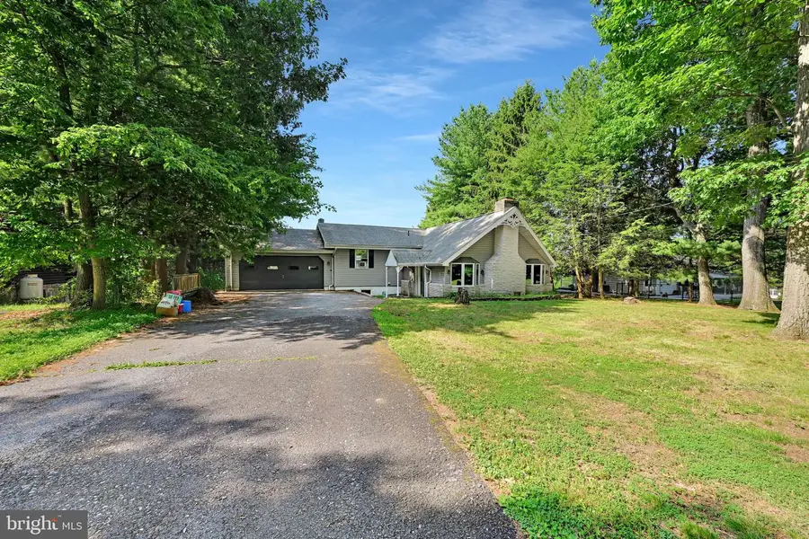 1839 Crazy Horse Dr, Auburn, PA 17922 - #2