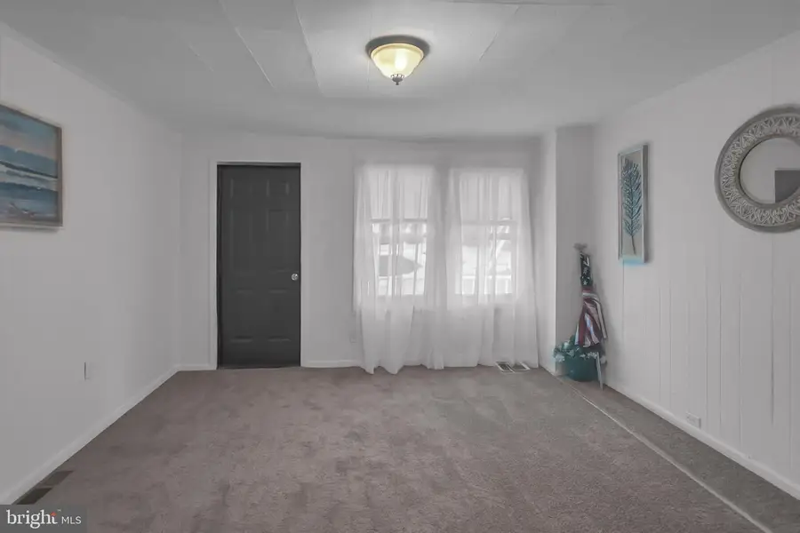 131 Mahanoy St, Tamaqua, PA 18252 - #3