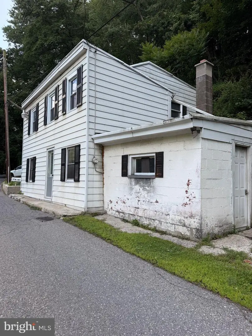 966 S Centre St, Pottsville, PA 17901 - #2
