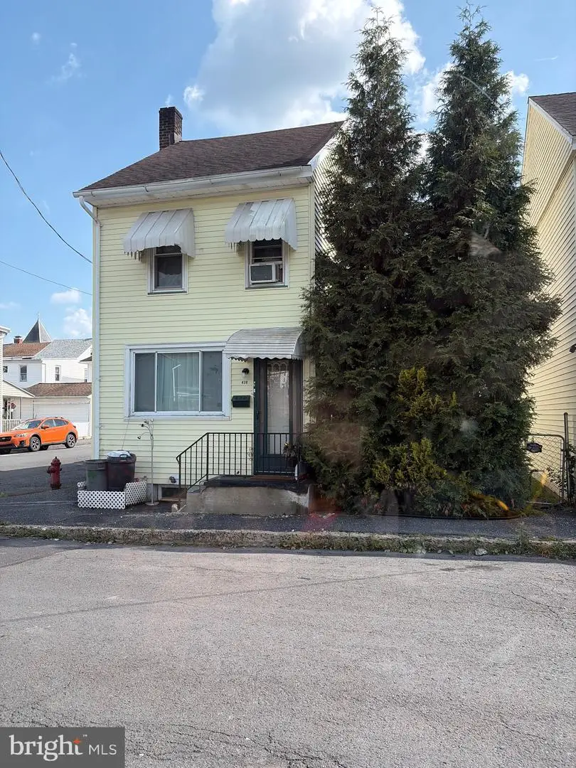 439 Carbon St, Minersville, PA 17954 - #1