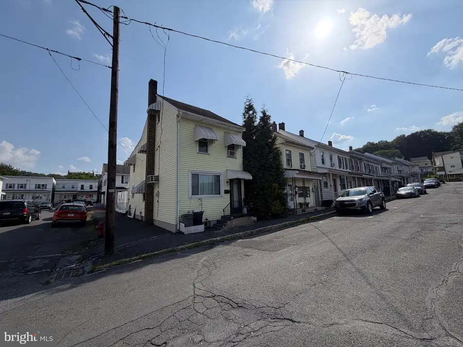 439 Carbon St, Minersville, PA 17954 - #3