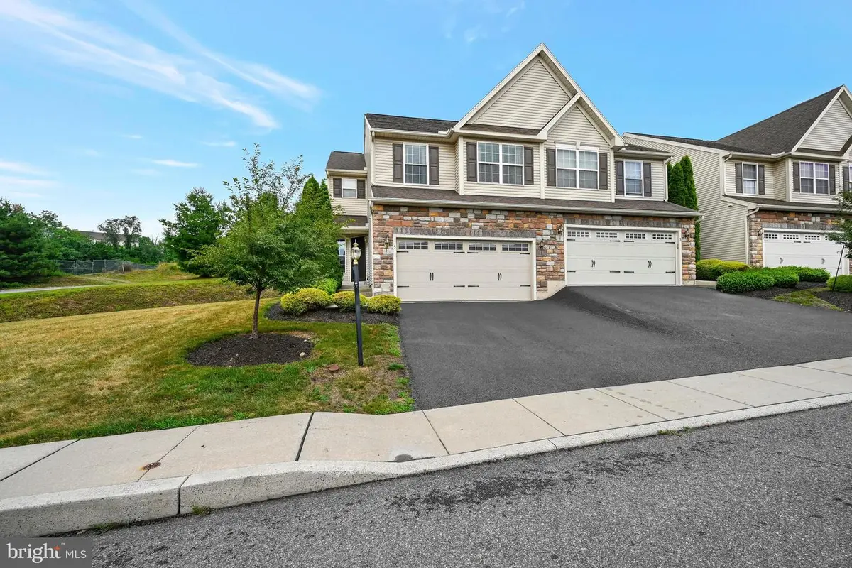 5 E Abby Ln, Schuylkill Haven, PA 17972 - #1