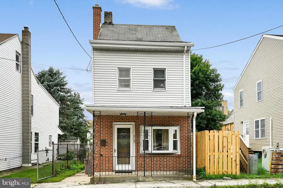 212 N Nichols St, Saint Clair, PA 17970 - #2