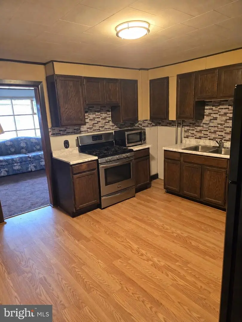 142 Arnot St, Saint Clair, PA 17970 - #2