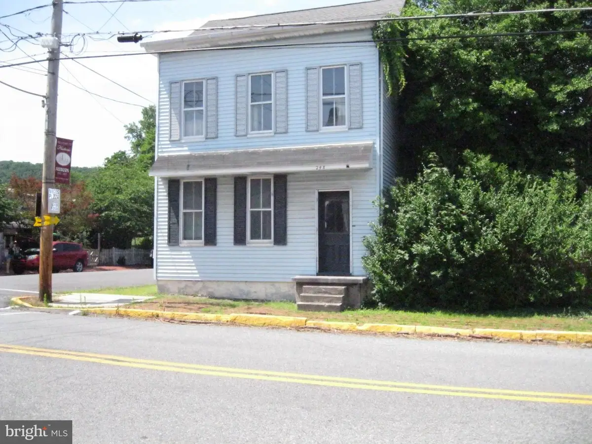 248 Market St, Auburn, PA 17922 - #1