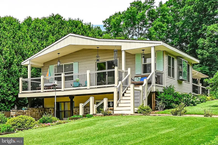 1138 Fawn Cv, Auburn, PA 17922 - #2