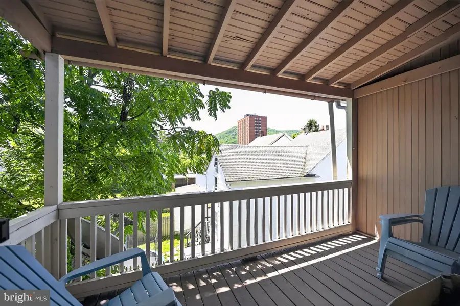 234 E Mauch Chunk St, Tamaqua, PA 18252 - #3