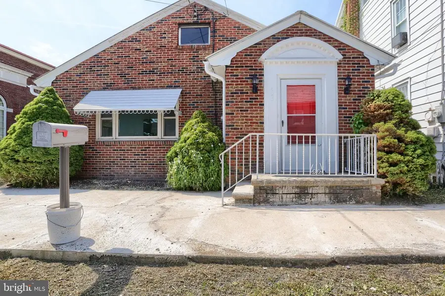 625 E Main St, Hegins, PA 17938 - #2