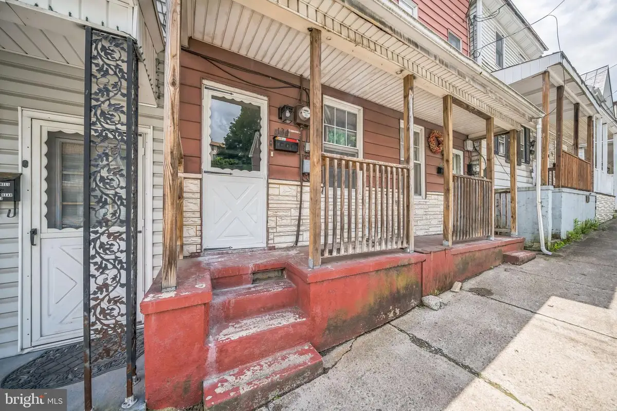 134-134 1/2 W Spruce St, Tamaqua, PA 18252 - #1