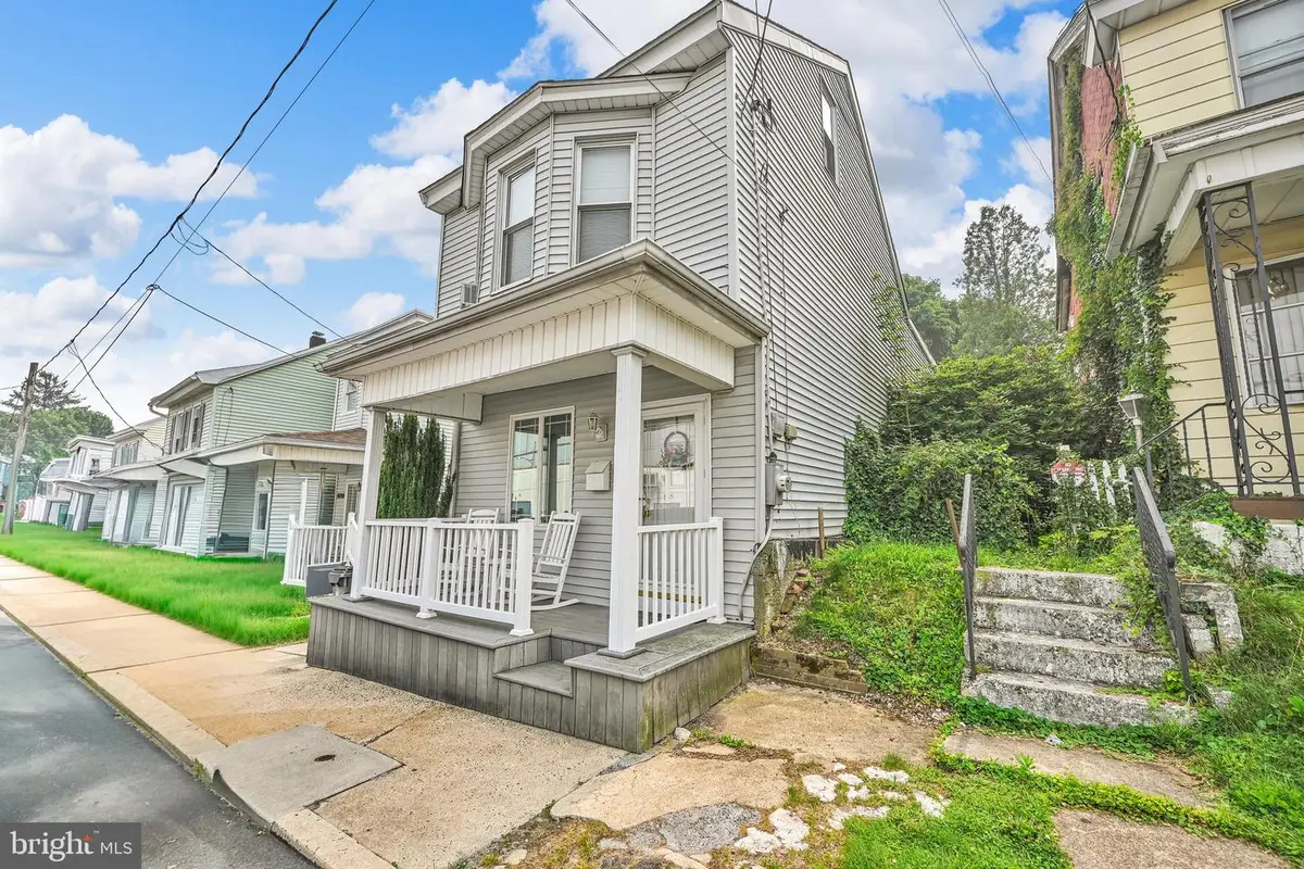 208 S Balliet St, Frackville, PA 17931 - #1
