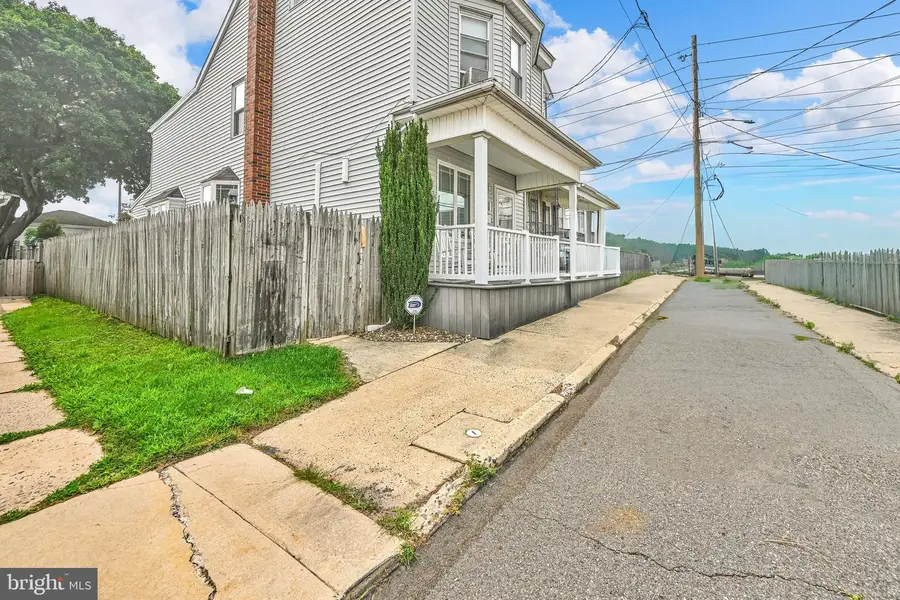 208 S Balliet St, Frackville, PA 17931 - #3