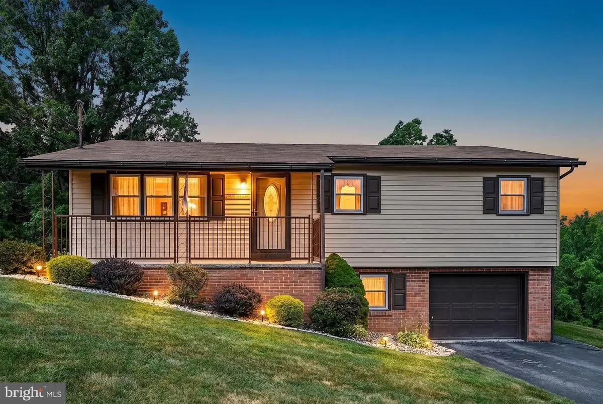 5 Elmer Ave, Pottsville, PA 17901 - #1