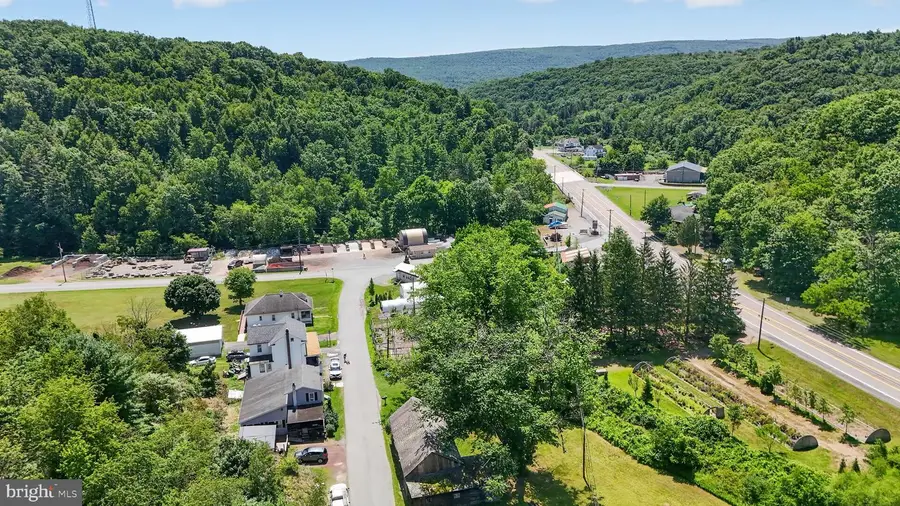 2299 Sunny Rd, New Ringgold, PA 17960 - #3