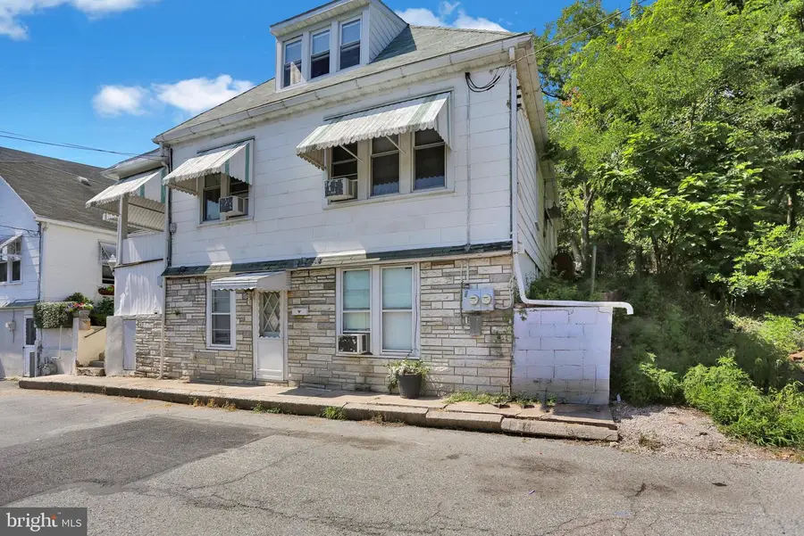 224 W Wallace St, Pottsville, PA 17901 - #2