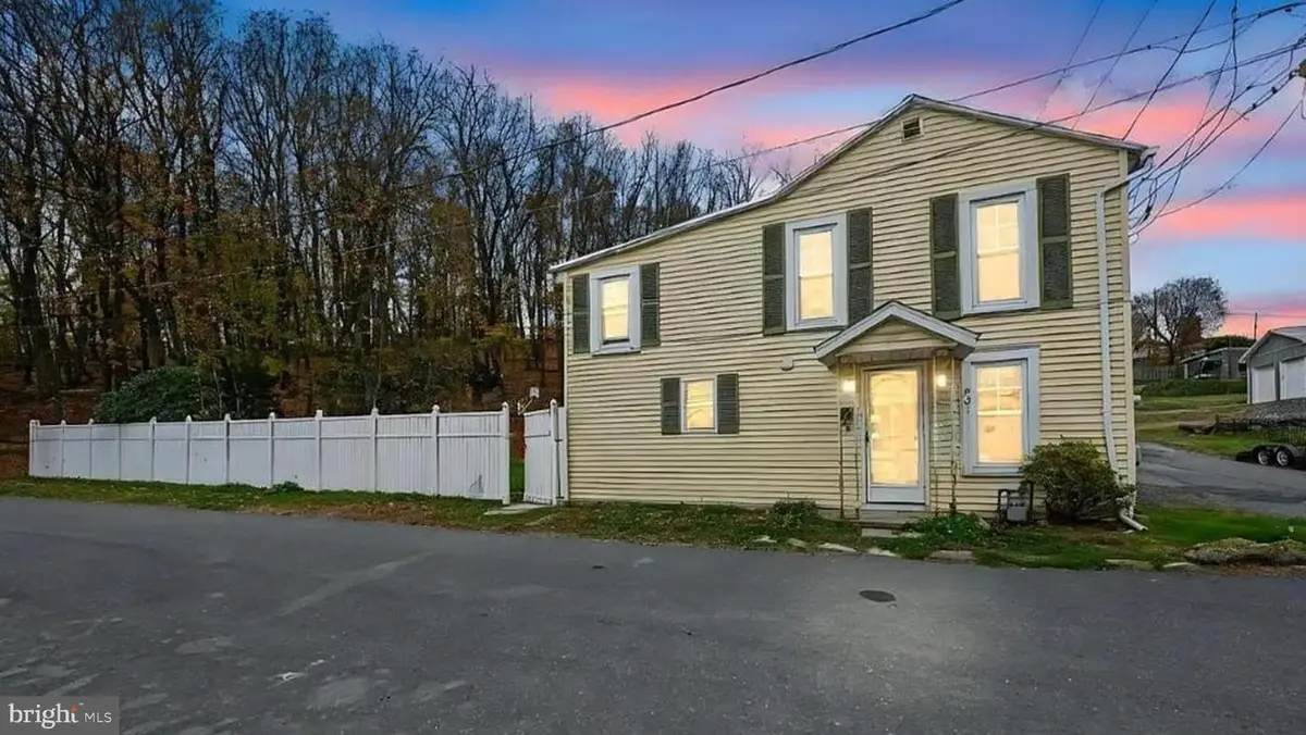 901 Fairview St, Pottsville, PA 17901 - #1
