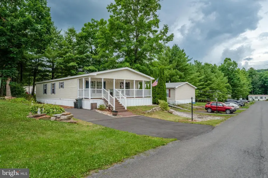 211 Hope Dr, New Ringgold, PA 17960 - #2