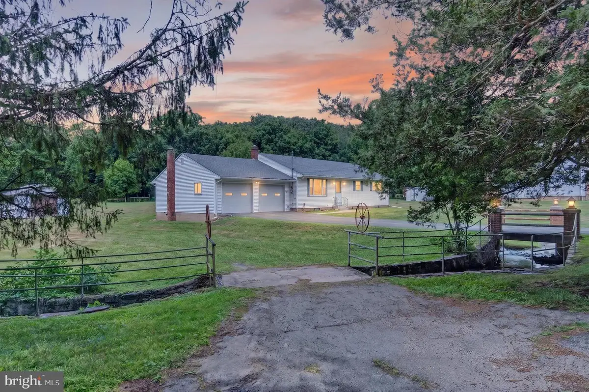 51 Reynolds Rd, Tamaqua, PA 18252 - #1