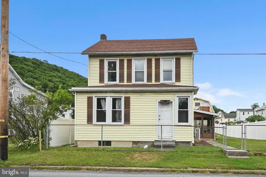 408 E Railroad Ave, New Ringgold, PA 17960 - #2