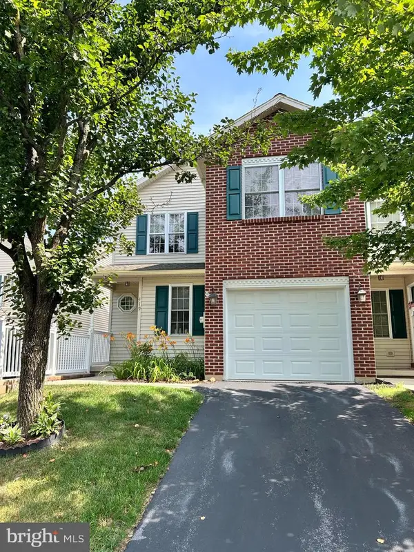 419 Lantern Green Way, ORWIGSBURG, PA 17961