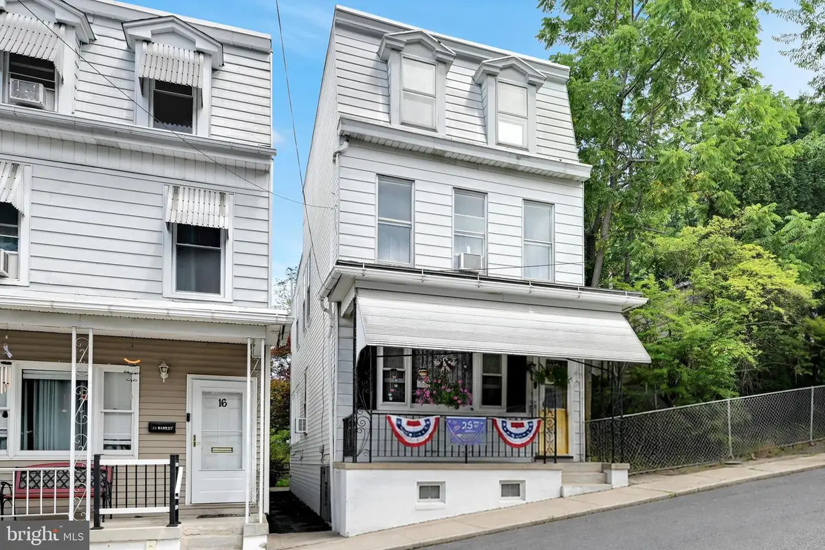 18 Mary St, Pottsville, PA 17901 - #1
