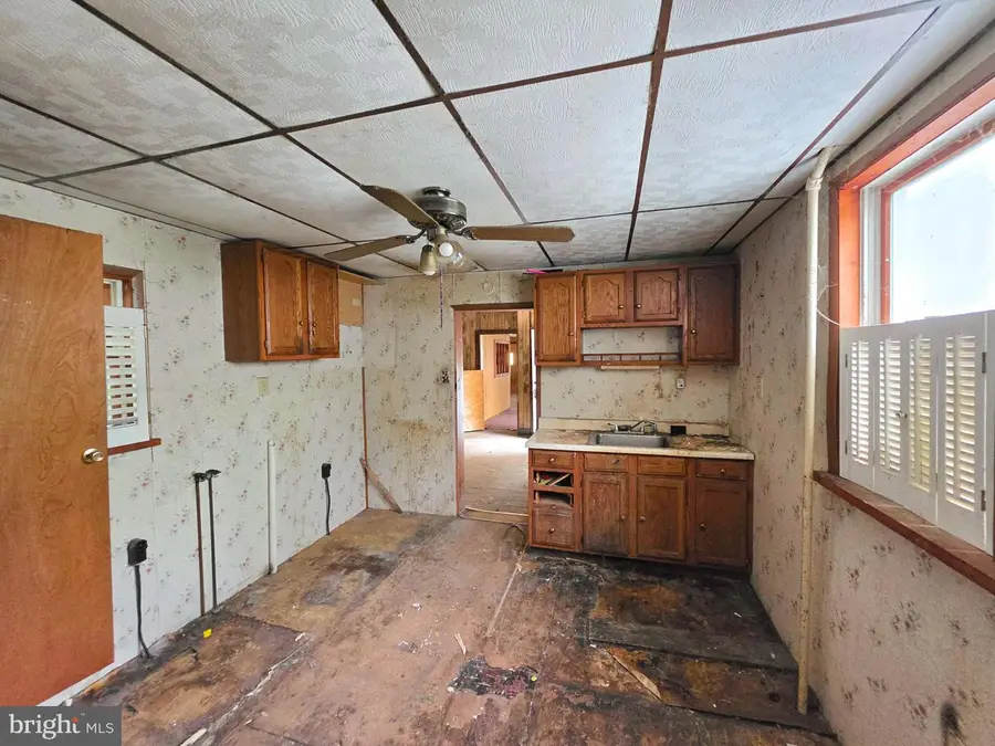 2 E Colliery Ave, Tower City, PA 17980 - #3