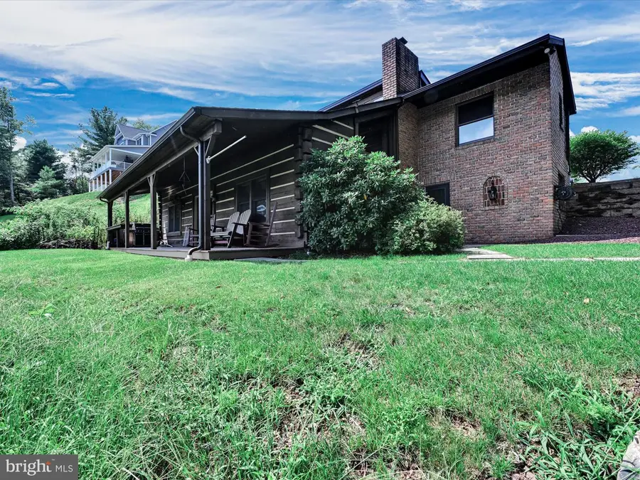 662 Apache Cv, Auburn, PA 17922 - #2