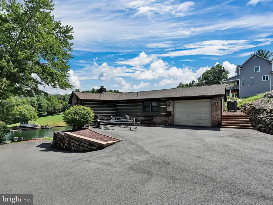 662 Apache Cv, Auburn, PA 17922 - #3