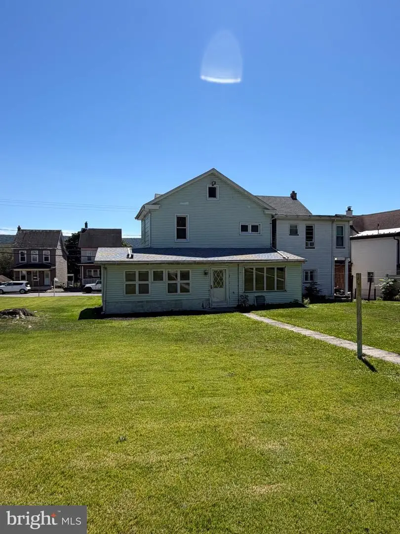 1015 E Grand Ave, Tower City, PA 17980 - #3