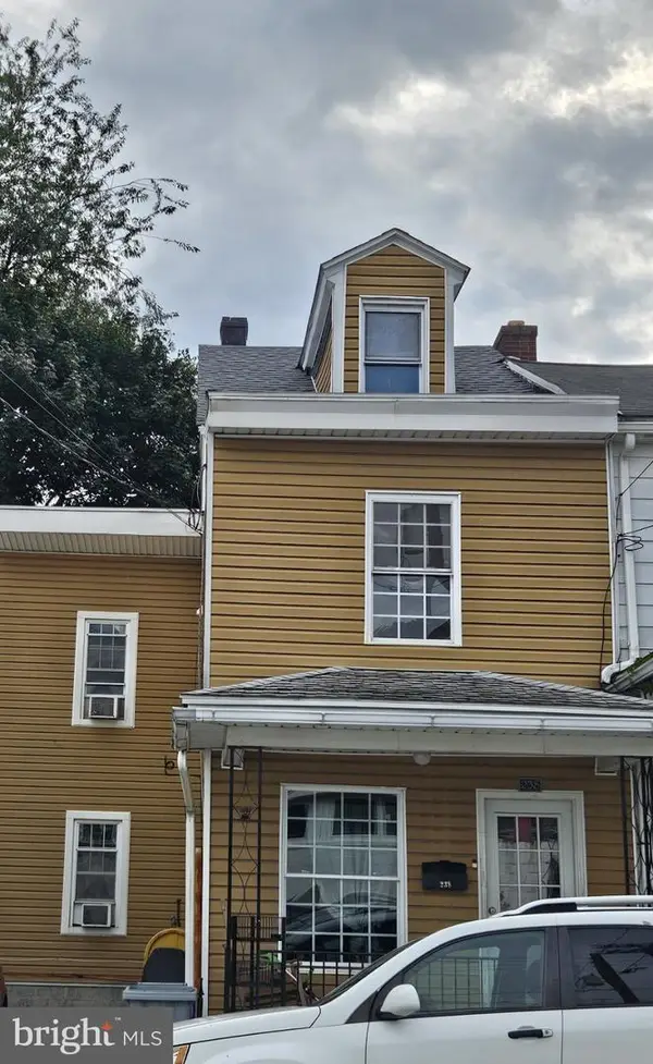 238 N Nicholas St, SAINT CLAIR, PA 17970