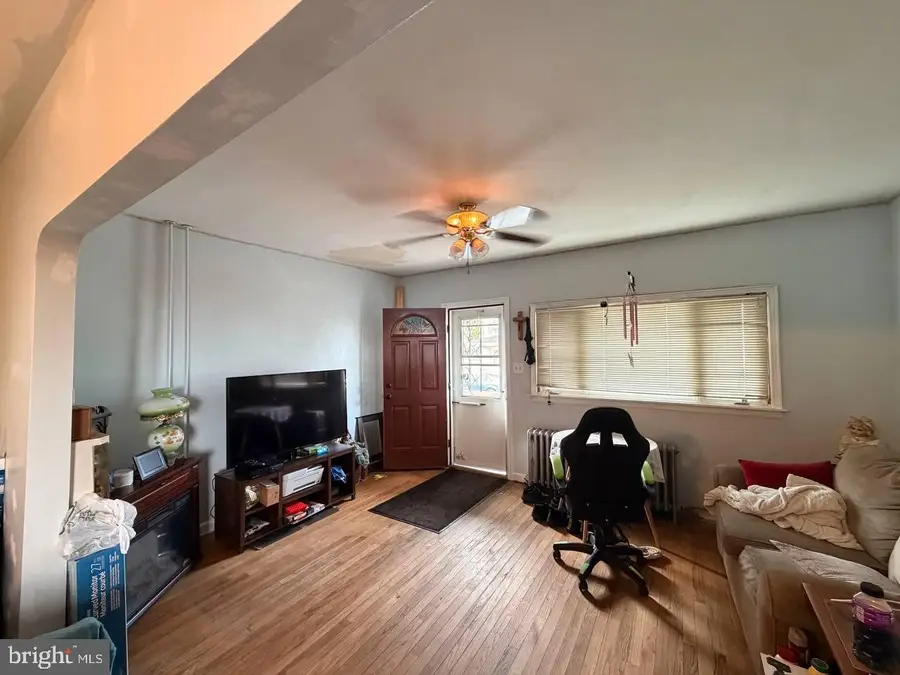 227 W Blaine St, McAdoo, PA 18237 - #3