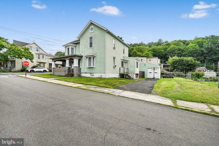 999 E Norwegian St, Pottsville, PA 17901 - #3