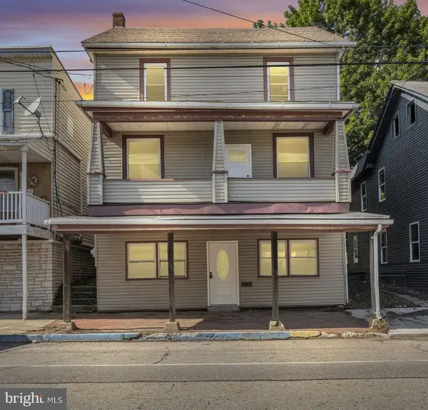 17 E Grand Ave, TOWER CITY, PA 17980