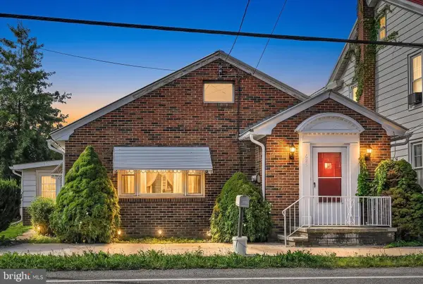 625 E Main St, HEGINS, PA 17938