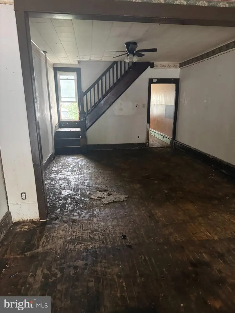 302 1/2 Spruce St, Tamaqua, PA 18252 - #2